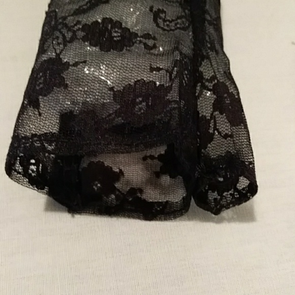 Black Lace Fingerless Gloves Gothic Wedding Gloves - Picture 2 of 9
